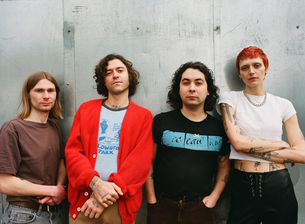 Ex-Vöid, artista de In Love Again